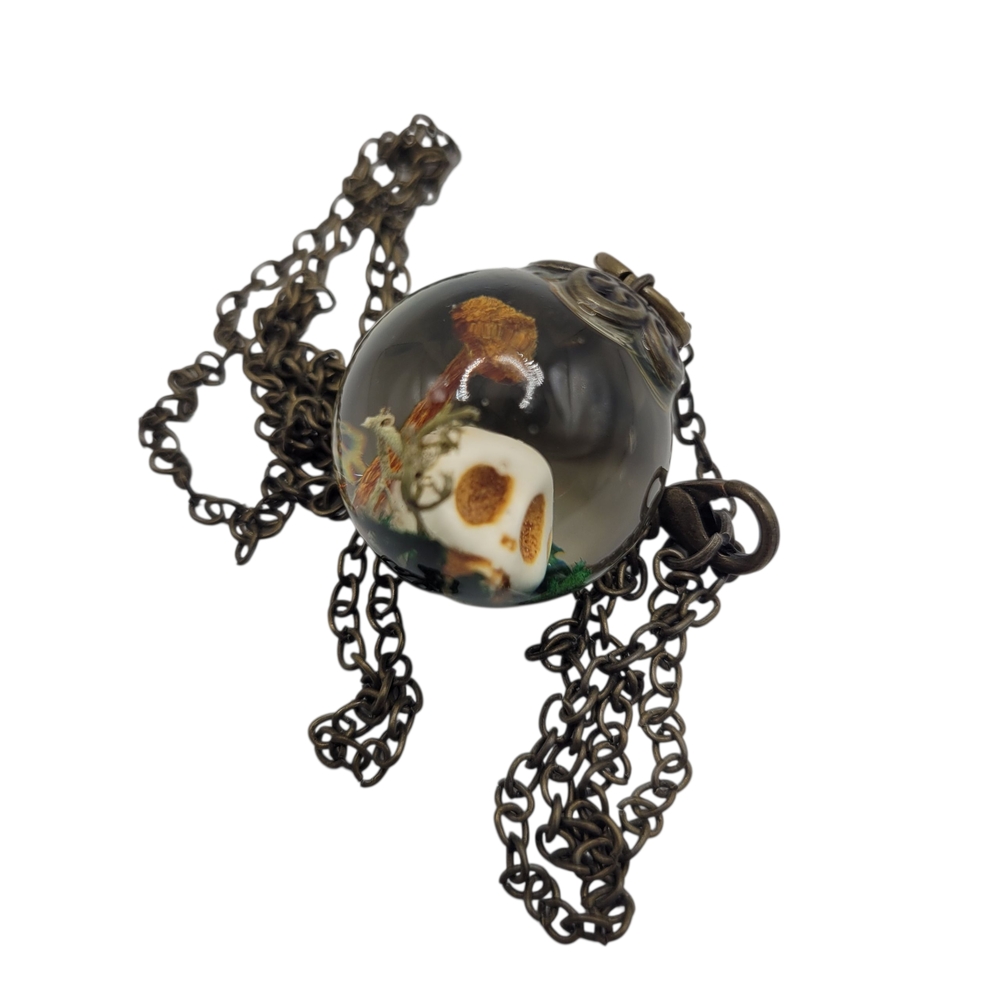 Vintage-Inspired Pendant Necklace with Skull Design